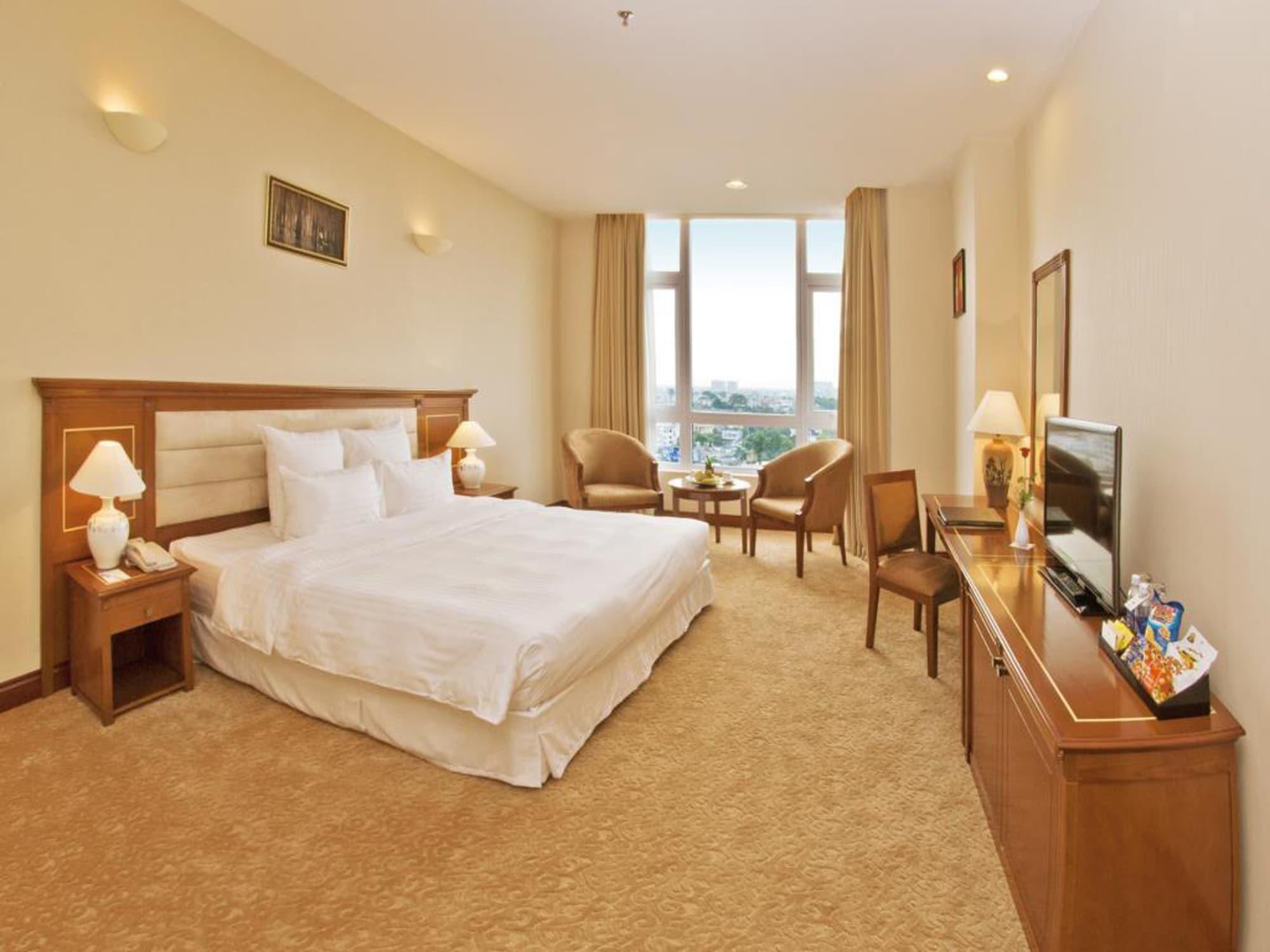Tan Son Nhat Saigon Hotel Хошимин Экстерьер фото