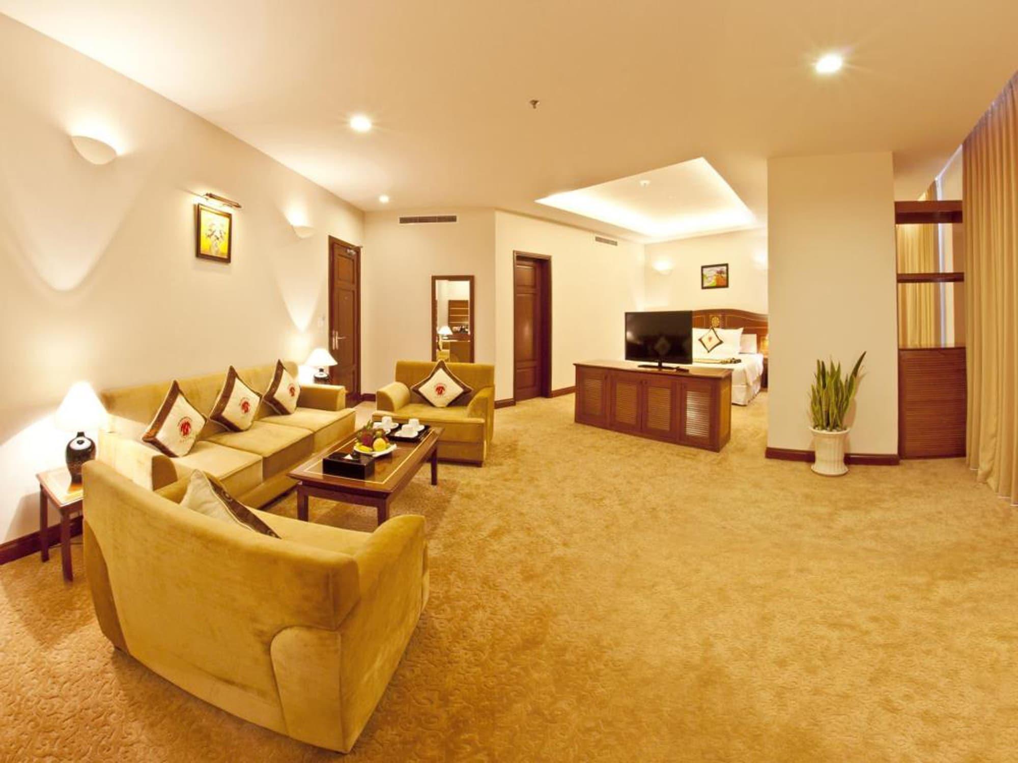 Tan Son Nhat Saigon Hotel Хошимин Экстерьер фото