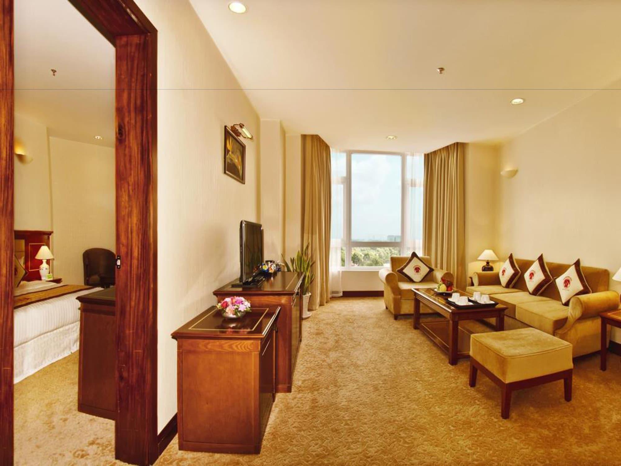 Tan Son Nhat Saigon Hotel Хошимин Экстерьер фото
