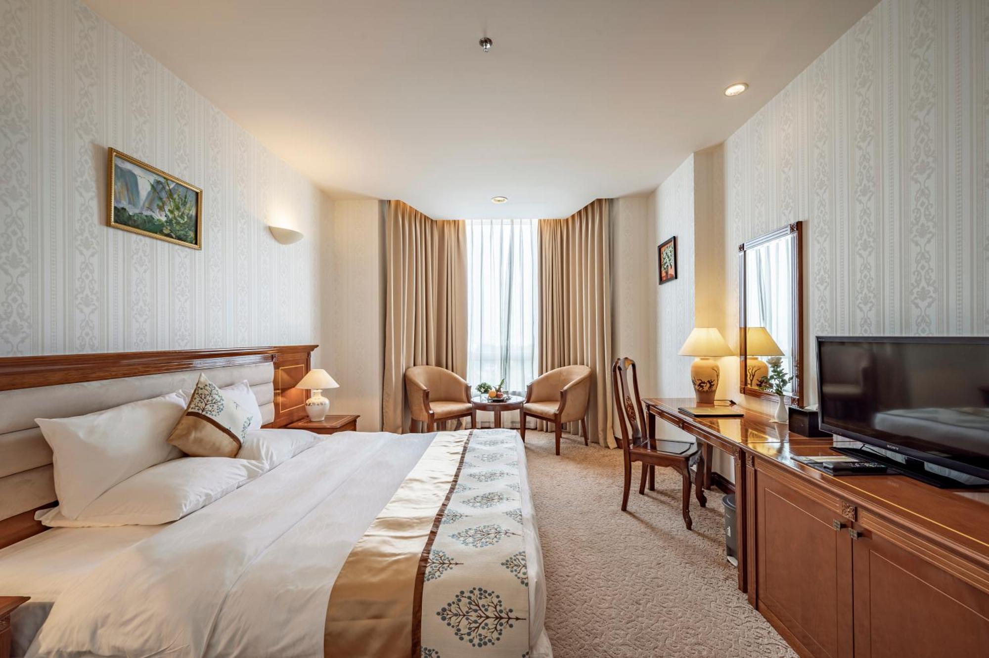 Tan Son Nhat Saigon Hotel Хошимин Экстерьер фото