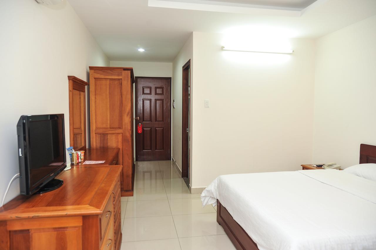 Tan Son Nhat Saigon Hotel Хошимин Экстерьер фото