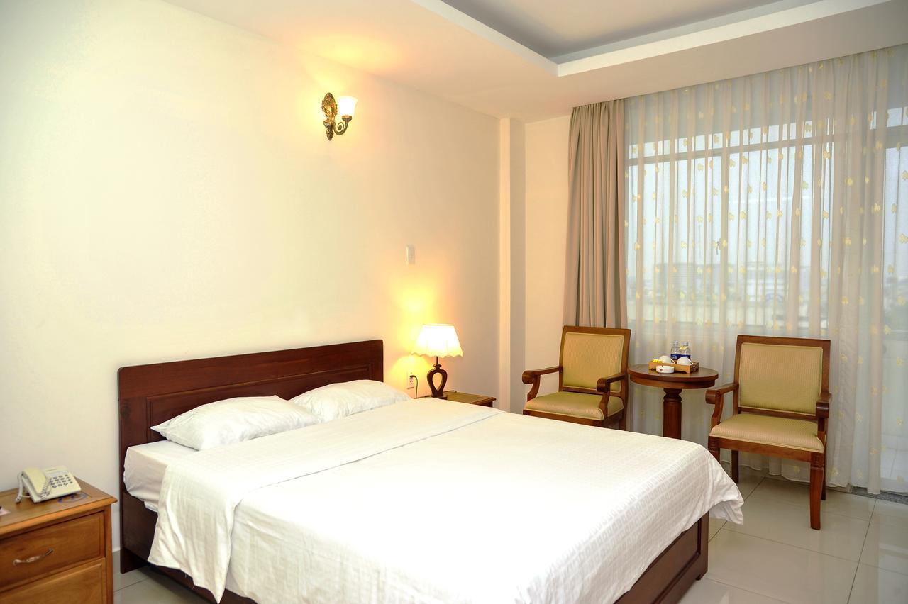 Tan Son Nhat Saigon Hotel Хошимин Экстерьер фото