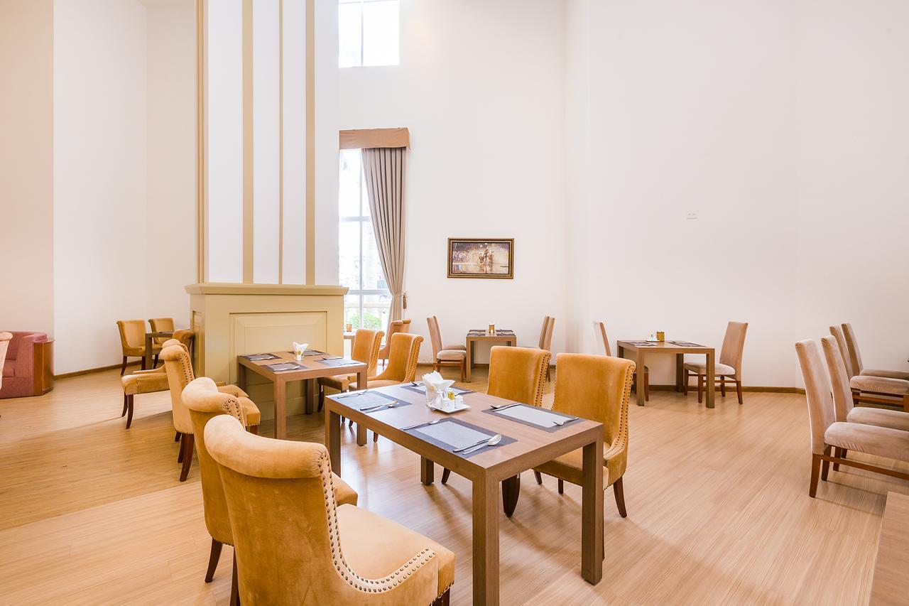 Tan Son Nhat Saigon Hotel Хошимин Экстерьер фото