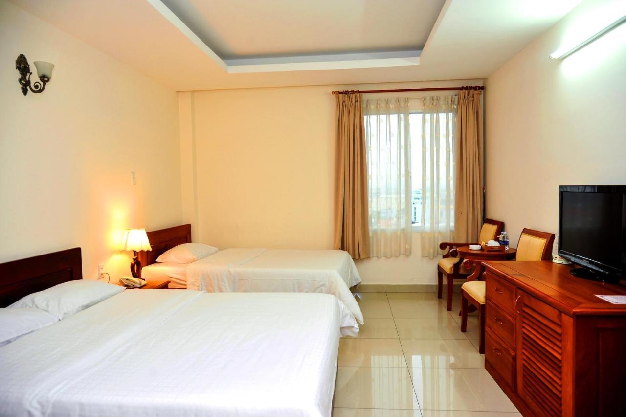 Tan Son Nhat Saigon Hotel Хошимин Экстерьер фото