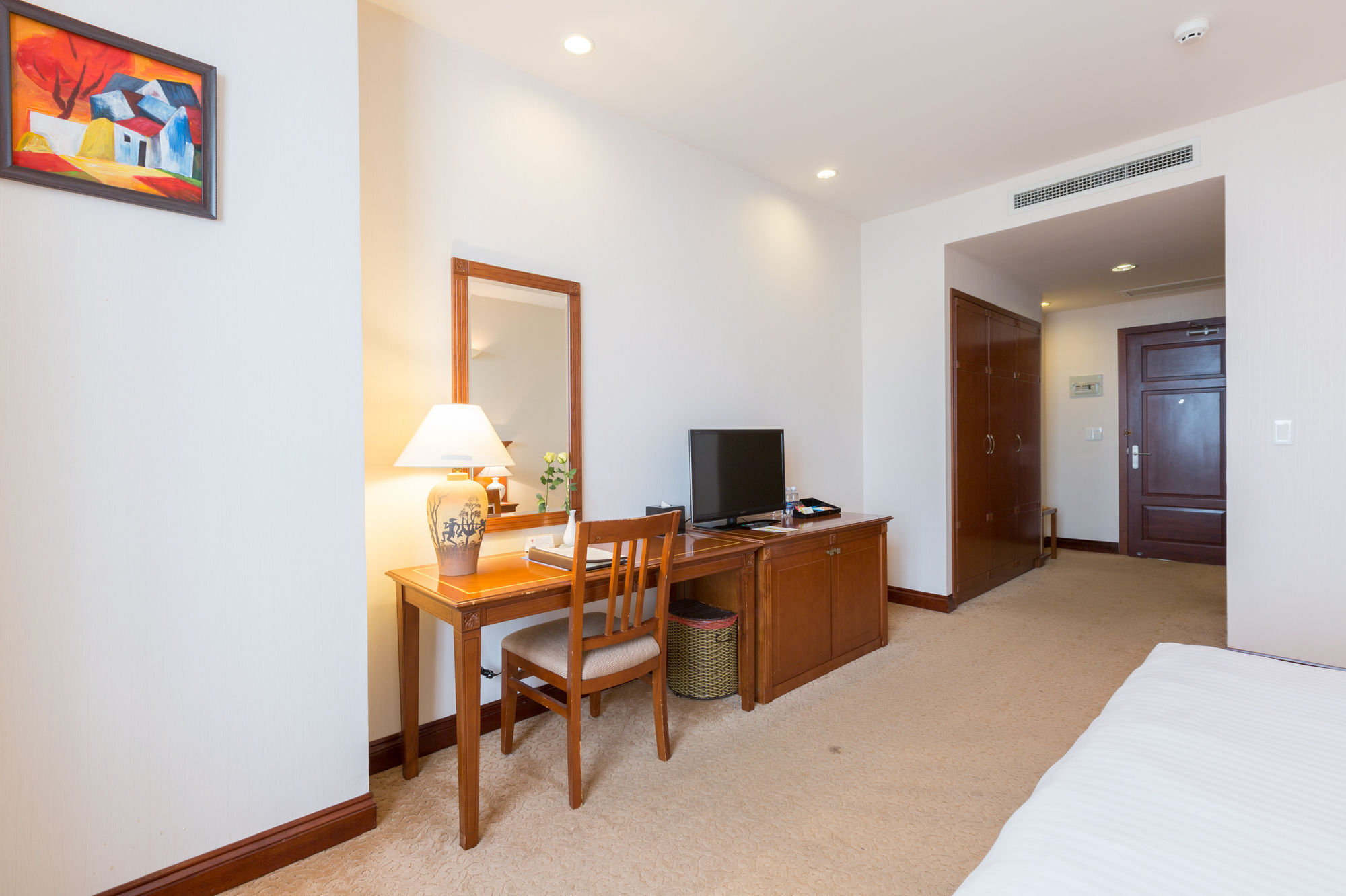 Tan Son Nhat Saigon Hotel Хошимин Экстерьер фото